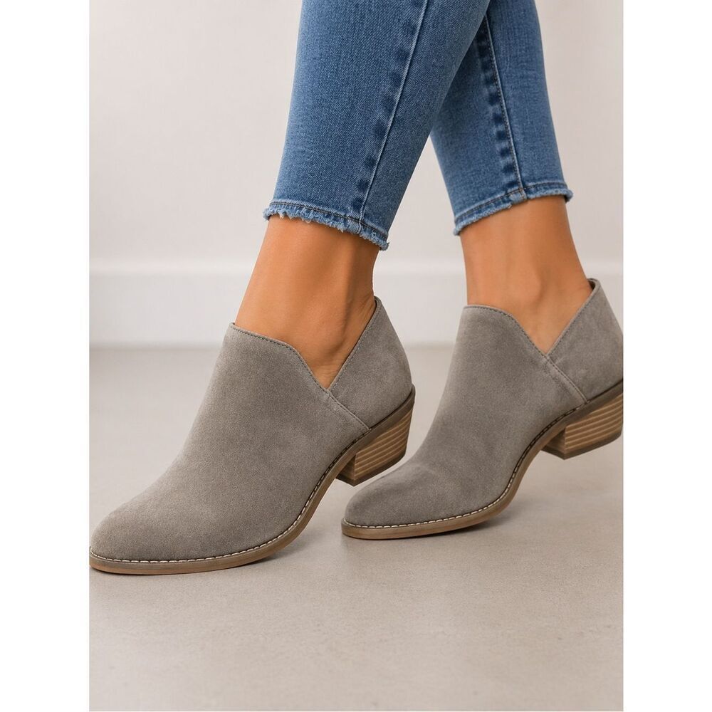 Lucky Brand Fausst Gray Ankle Boots size 8 NWOT